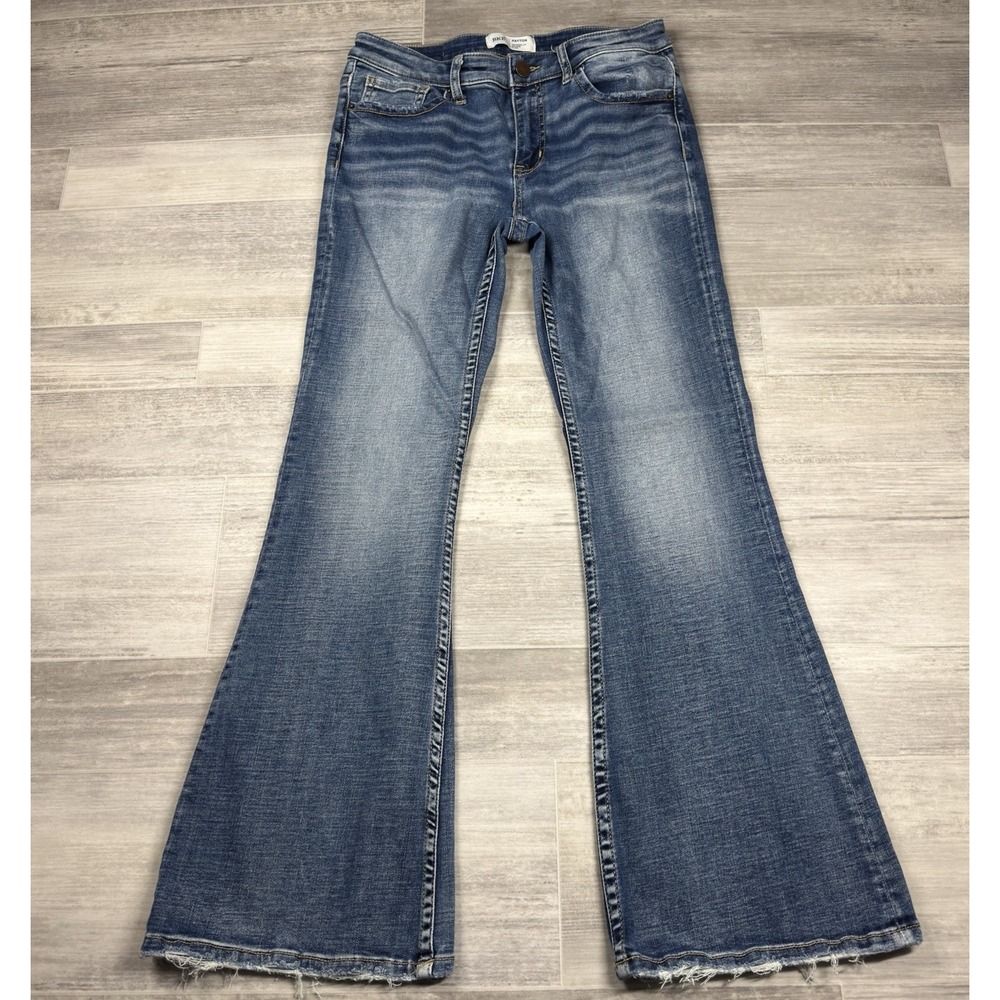 Buckle BKE Women's Size 28x31.5 Blue Payton Mid-Rise Universal Fit Flare Jeans!